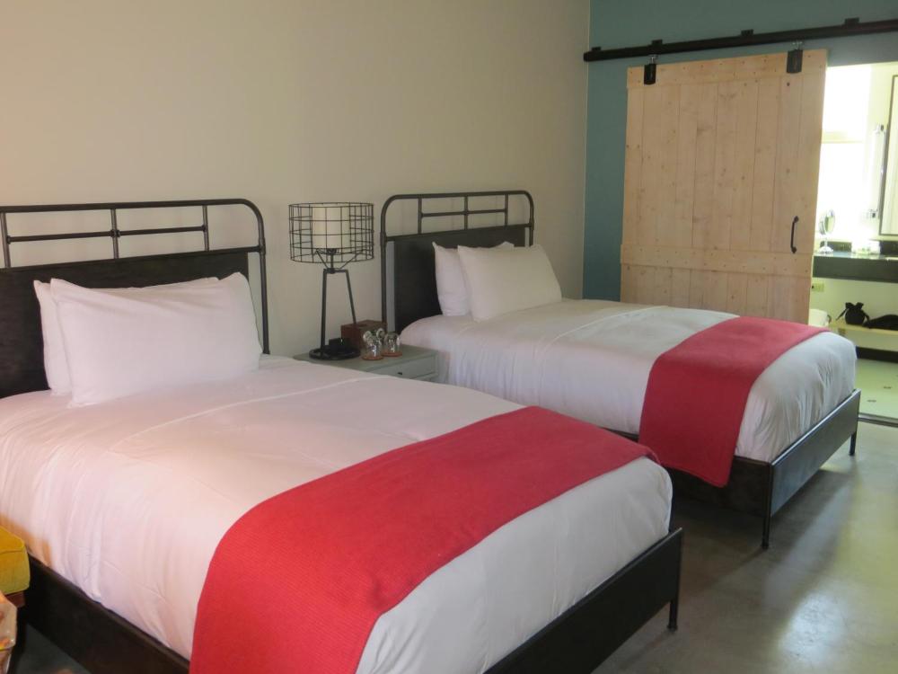 Double Room with Two Double Beds interior